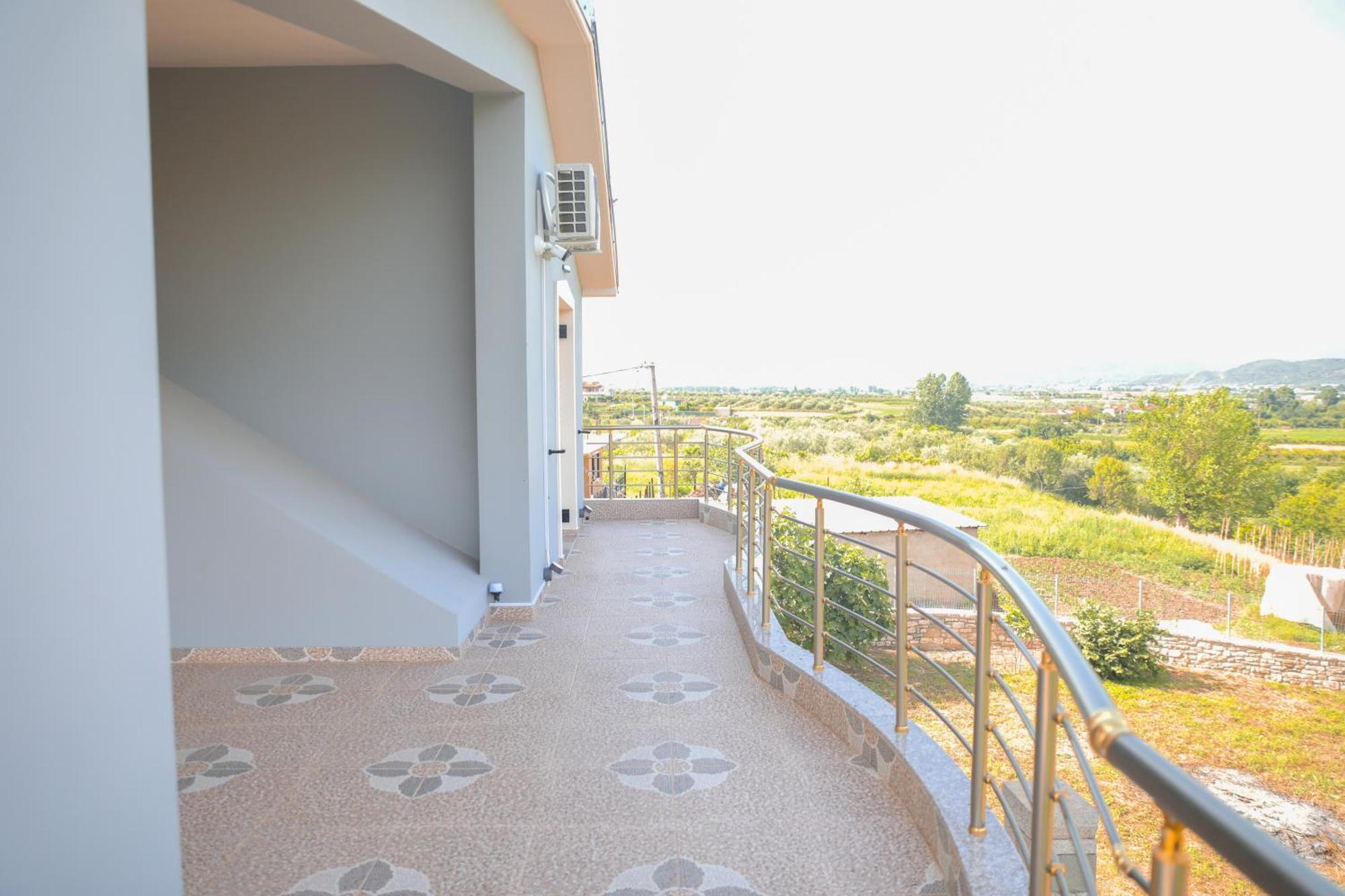 Amla'S Villa Μπεράτ Εξωτερικό φωτογραφία